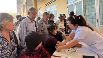 Gia Lai: Ingyenes orvosi vizsgálatok és gyógyszerek a katasztrófa sújtotta területeken élőknek.