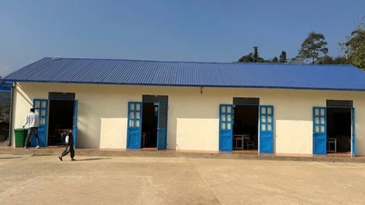 Trường vừa khánh thành, dự án cùng "cha đẻ" Nuôi em lại kêu gọi xây mới