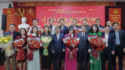 Vietnamesische Akademie für Traditionelle Medizin: Ernennung von 10 außerordentlichen Professoren in Anerkennung der Leistungen ihrer Lehr- und Forschungsmitarbeiter.