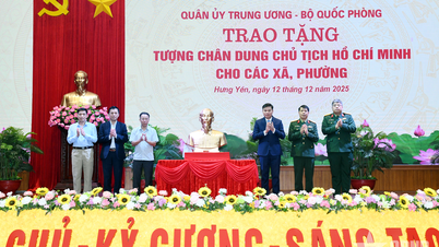 Provinsi Hung Yen menghadirkan patung potret Presiden Ho Chi Minh ke berbagai kecamatan dan wilayah di seluruh provinsi.