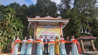 Einweihung der renovierten und restaurierten historischen Stätte, dem Grabmal der Mutter von Präsident Ho Chi Minh.