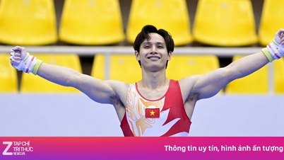 Wietnamski, „gorący chłopiec”-gimnastyk prezentuje klasę w wieku 30 lat.