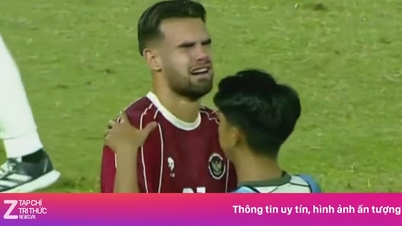 Indonéský hráč do 22 let se rozplakal.