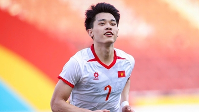 ディン・バク選手はベトナムU23代表に大きな印象を残した。キム監督は喜びと不安を同時に抱いていた。その理由は？