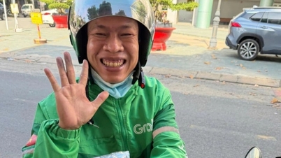 De man werkte twaalf jaar lang als bouwvakker en motortaxichauffeur om geld te verdienen voor zijn universiteit.