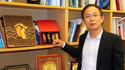 Κορυφαίος επιστήμονας για τις πλημμύρες παραιτείται από τη θέση του καθηγητή στην Ευρώπη για να επιστρέψει στην πατρίδα του για να διδάξει.