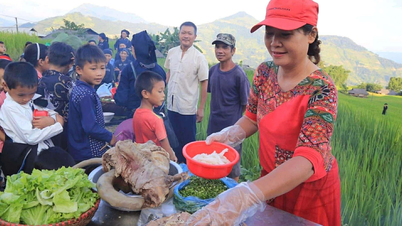 Пані Хай Тхієн, продавчиня фо, дуже щедра на нього.