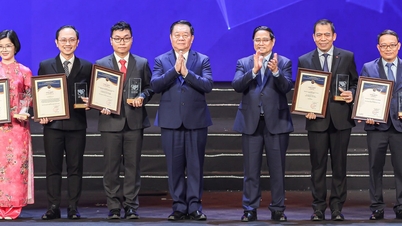 حضر رئيس الوزراء فام مينه تشينه حفل توزيع جوائز الإعلام الأجنبي الحادي عشر.