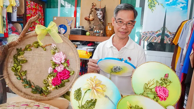 Eşsiz çift taraflı kurdele nakışı sanat eserleri.
