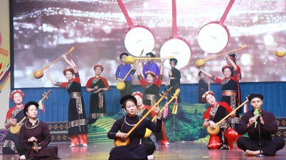 伝統芸術は現代の観客を魅了します。