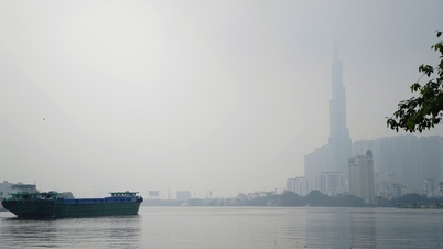 តើបរិយាកាសអ័ព្ទនៅទីក្រុងហូជីមិញព្រឹកនេះបណ្តាលមកពីការបំពុលមែនទេ?