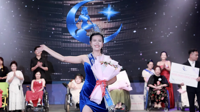 یک معلم از استان دونگ تاپ در اولین فصل برگزاری مسابقه «دختر شایسته هلال ماه ویتنام» تاجگذاری کرد.