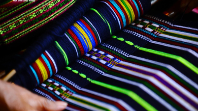 Mengekalkan jiwa tenunan broked di tengah-tengah hutan Pu Luong yang luas.