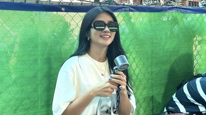 Meritorious Artist Kim Tuyến made a surprise appearance to support Đồng Ánh Quỳnh.