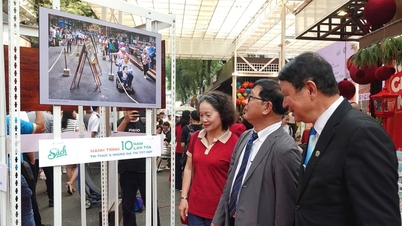 Strada Cărților acordă premii pentru concursul de scriere și fotografie „O călătorie de 10 ani de răspândire a cunoștințelor”.