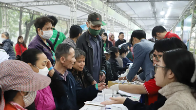 تلاش برای تغییر نگرش و رفتار مردم در مورد مراقبت‌های بهداشتی.