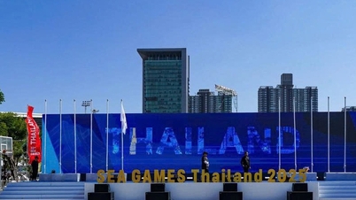 ງານກິລາຊີເກມສ໌ ໃນຂະນະທີ່ 'ມີເລື່ອງຄອບຄົວທີ່ຕ້ອງເອົາໃຈໃສ່'