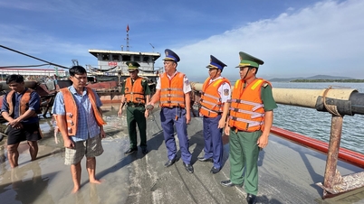 O Comando da Região 3 da Guarda Costeira apreendeu uma embarcação que transportava areia ilegalmente.