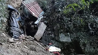 ভারতে ট্রাক খাদে পড়ে ২০ জনেরও বেশি শ্রমিক নিহত।