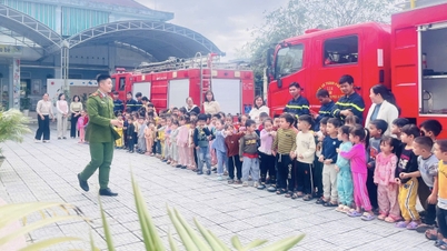 เสริมสร้างการเผยแพร่ข้อมูลและการฝึกปฏิบัติเกี่ยวกับการป้องกันอัคคีภัย การดับเพลิง และการกู้ภัยในสถาบันการศึกษา