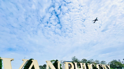 Van Phuc kelihatan memukau sebelum permulaan Larian Separuh Maraton Tien Phong.