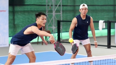 Mac Hong Quan vinner herretittelen i double (18–44 år) i «Circle of Love»-pickleballturneringen i 2025.