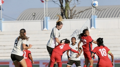 La petite équipe féminine vietnamienne affronte les joueuses indonésiennes « géantes », mesurant près de 1,90 m : elles doivent élaborer une stratégie !