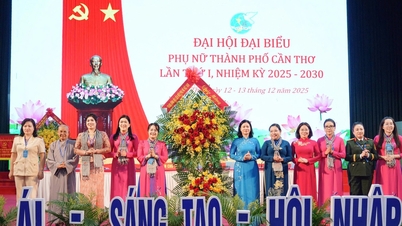 Foto-foto indah dari Kongres Pertama Perwakilan Perempuan Kota Can Tho, periode 2025-2030.