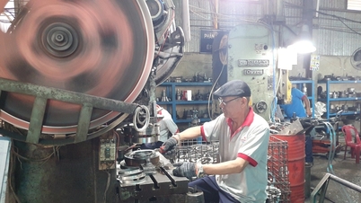 Perusahaan-perusahaan secara drastis merevisi rencana mereka untuk tahun 2025: beberapa mengalami penurunan tajam, sementara yang lain melihat peningkatan keuntungan hingga 87%.