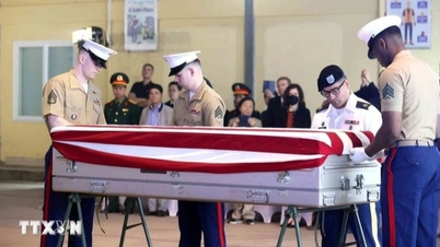 Repatriace ostatků amerických vojáků pohřešovaných v akci během války ve Vietnamu.