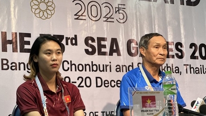 Жіноча збірна В'єтнаму впевнено грає проти жіночої збірної Індонезії у півфіналі Ігор SEA 33.