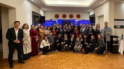 ປະກອບສ່ວນຢ່າງຕັ້ງໜ້າເຂົ້າໃນການພັດທະນາການຮ່ວມມືລະຫວ່າງຫວຽດນາມ-ເກຣັກໃນທຸກຂົງເຂດ.