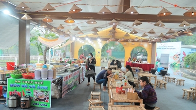 Espacio turístico único de gastronomía y artesanía tradicional en Hanói en 2025