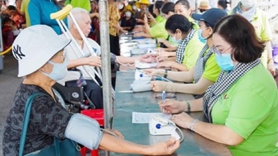 クチトンネル歴史遺跡: 1,100 人以上の困窮者への健康診断と贈り物の提供。