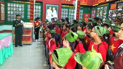 तो चाउ वार्ड के लगभग 150 युवाओं ने "एक सैनिक के रूप में एक दिन" का अनुभव किया।