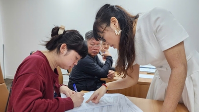 משק בית עם בית הפונה לאגם הו גום עומד לקבל 400 מיליארד דונג וייט כפיצוי על בניית כיכר בצד המזרחי.