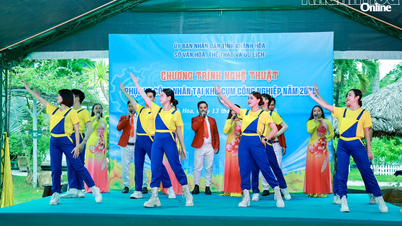 Departemen Kebudayaan, Olahraga, dan Pariwisata menyelenggarakan pertunjukan seni untuk para pekerja.