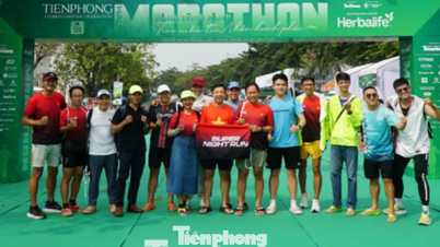 Sebuah komuniti yang terdiri daripada lebih 600 pelari telah berkumpul untuk mendaftar bagi Larian Separuh Maraton Tien Phong.