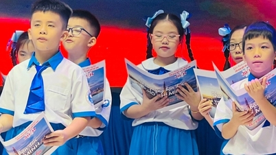 Rodiče studentů navštěvujících „prestižní školy“ v Ho Či Minově Městě byli překvapeni, když obdrželi 1 milion VND.