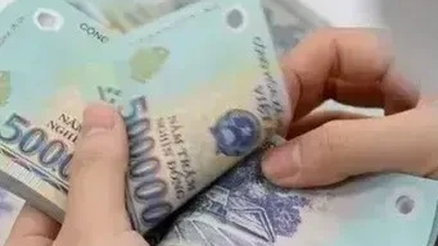 Criteria for considering early salary increases for civil servants