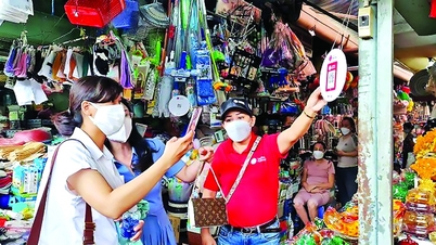 ការទូទាត់ប្រាក់ឌីជីថលកំពុងមានប្រជាប្រិយភាពកាន់តែខ្លាំងឡើង ចាប់ពីទីផ្សារប្រពៃណីរហូតដល់ផ្សារទំនើបទំនើបៗ។