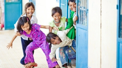 Stödja barn från etniska minoriteter genom att tillhandahålla material och medel för inköp av skolmaterial.