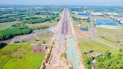 롱탄 공항과 연결되는 25B축 및 25C축 건설을 가속화하십시오.