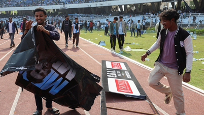 Турне Месси по Индии вызвало хаос: разгневанные болельщики бросали стулья на поле.