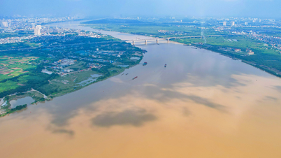 ຮ່າໂນ້ຍນຳສະເໜີ 'ໂຄງການຂະໜາດໃຫຍ່' ມູນຄ່າ 855 ພັນຕື້ດົ່ງ ຕາມແຄມແມ່ນ້ຳແດງ.