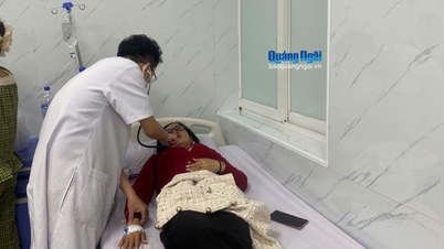 Zaměření na léčbu pacientů s podezřením na otravu jídlem po konzumaci chleba v Quang Ngai.