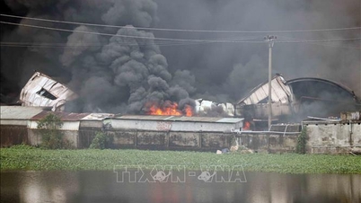 Cháy lớn tại nhà máy giày da ở Hải Phòng