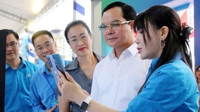 노조원과 노동자들은 혁신을 이루고 디지털 전환을 촉진하기 위해 경쟁하고 있습니다.