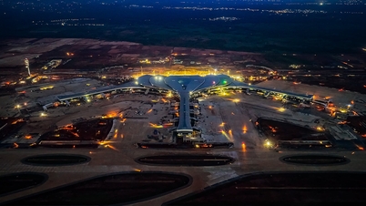 লং থান বিমানবন্দরের রানওয়ে তার প্রথম ফ্লাইটের জন্য প্রস্তুত।