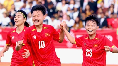 Live broadcast of the Vietnam vs Indonesia women's football match, SEA Games 33 semi-final.